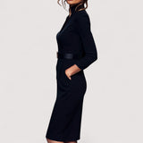 Nora™ | Verfeinertes Schwarzes Kleid mit Gürtel und Mandarin-Kragen
