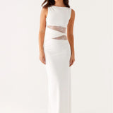 Leni™ | Figurumspielendes Maxikleid mit dezenten Cutouts und Lacing