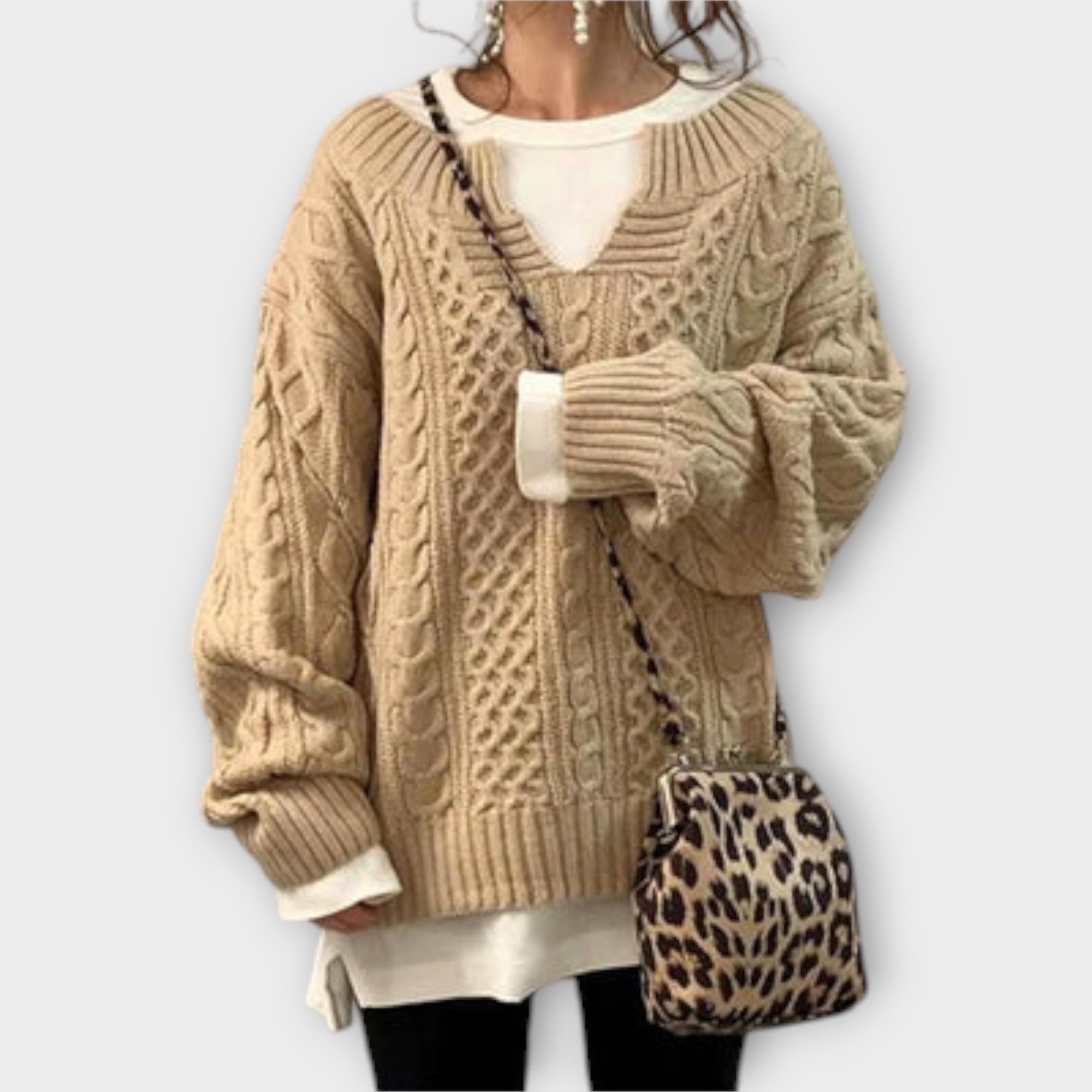 Aurora - Übergroßer Strickpullover mit Zopfmuster