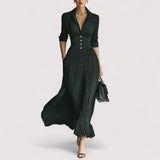 Lorien™ | Elegantes, plissiertes Revers-tailliertes Maxikleid mit langen Ärmeln